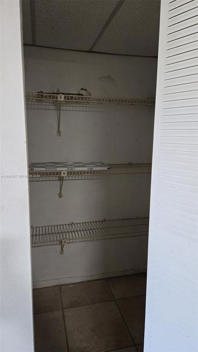 На продажу: $100,000 (1 спален, 1 ванн, 650 Квадратных фут)