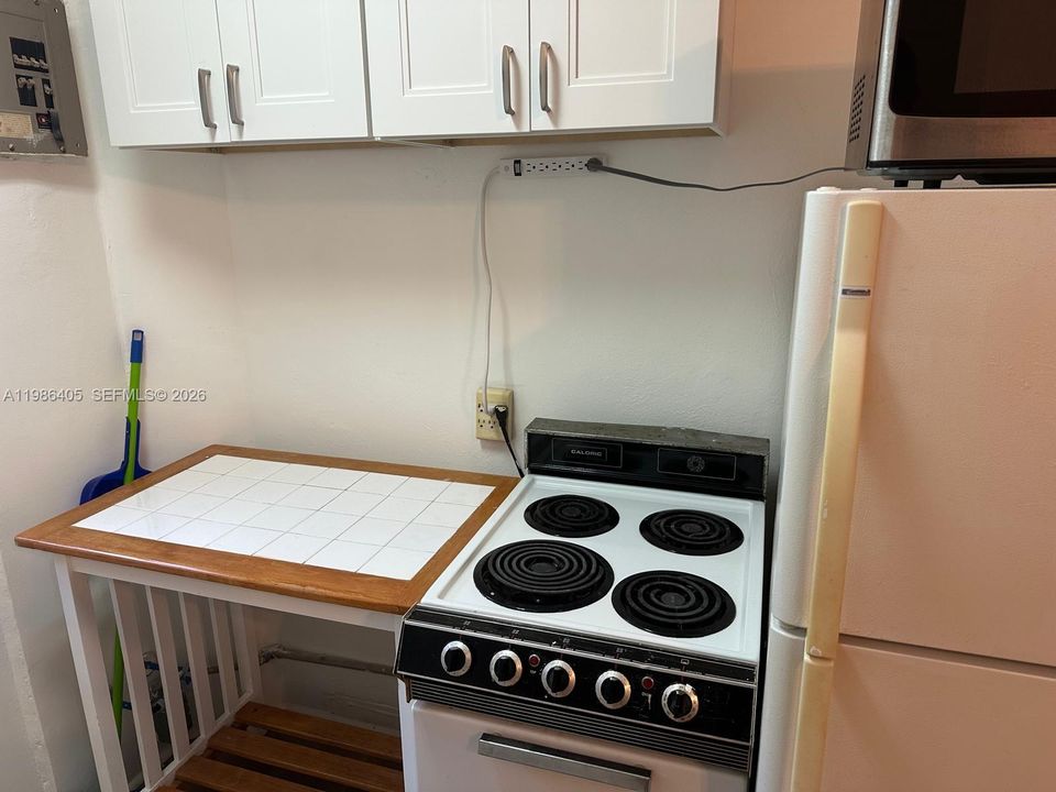 Activo con contrato: $1,500 (0 camas, 1 baños, 1025 Pies cuadrados)