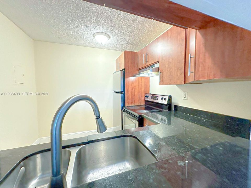 Activo con contrato: $1,750 (2 camas, 2 baños, 1175 Pies cuadrados)