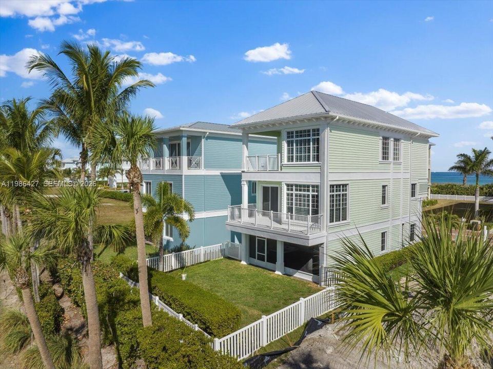 En Venta: $1,150,000 (3 camas, 3 baños, 2351 Pies cuadrados)