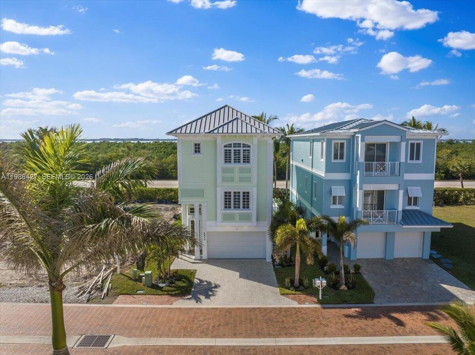 En Venta: $1,150,000 (3 camas, 3 baños, 2351 Pies cuadrados)