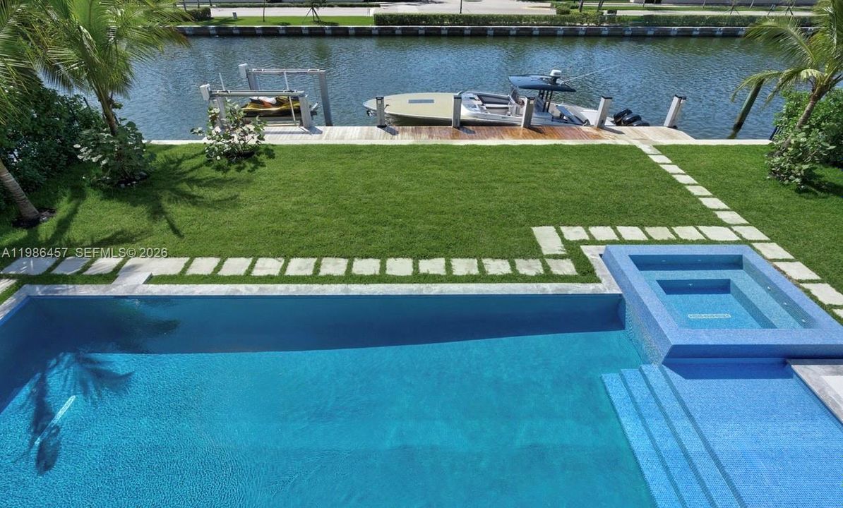 En Renta: $45,000 (6 camas, 6 baños, 9560 Pies cuadrados)