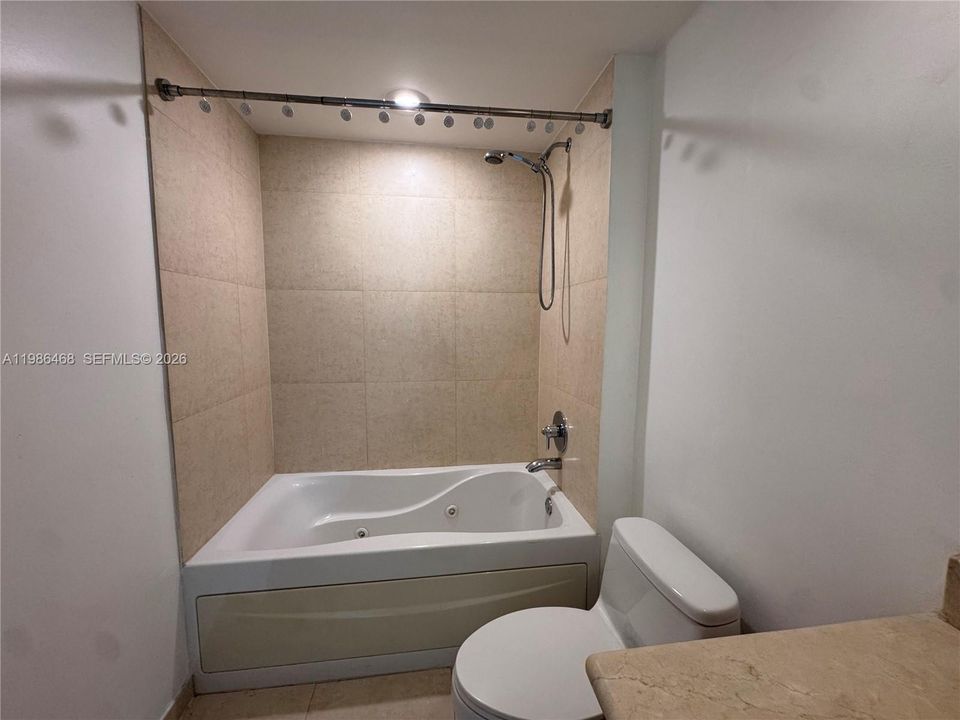 For Sale: $455,000 (1 beds, 1 baths, 800 Square Feet)