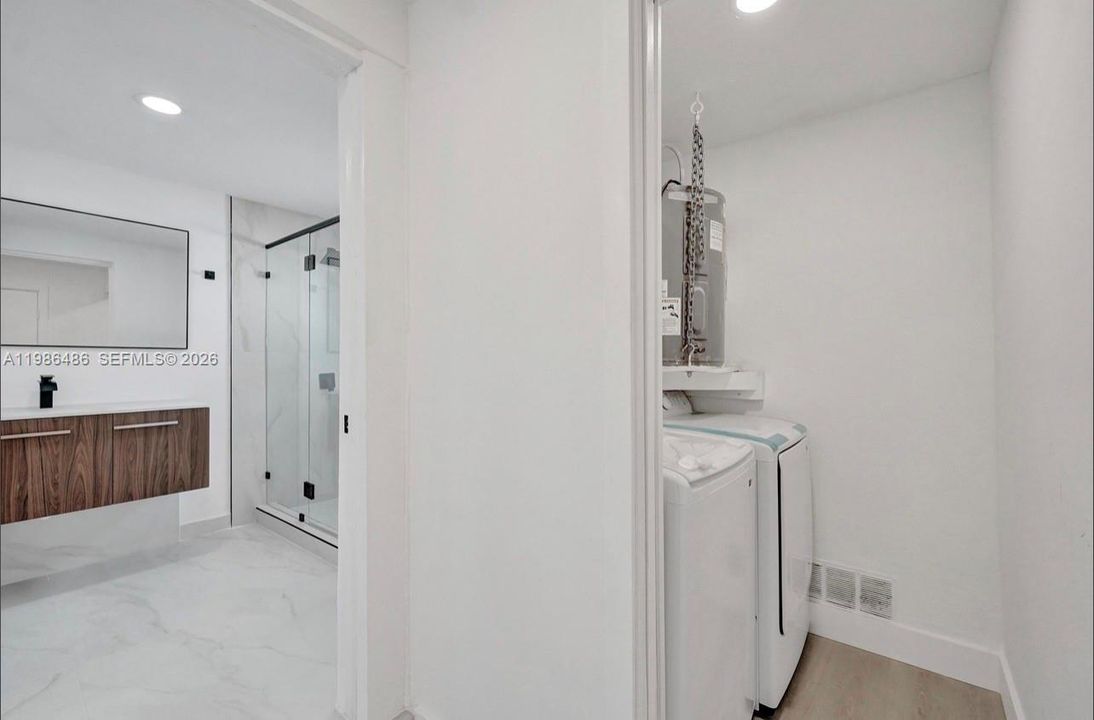 For Sale: $515,000 (2 beds, 2 baths, 805 Square Feet)