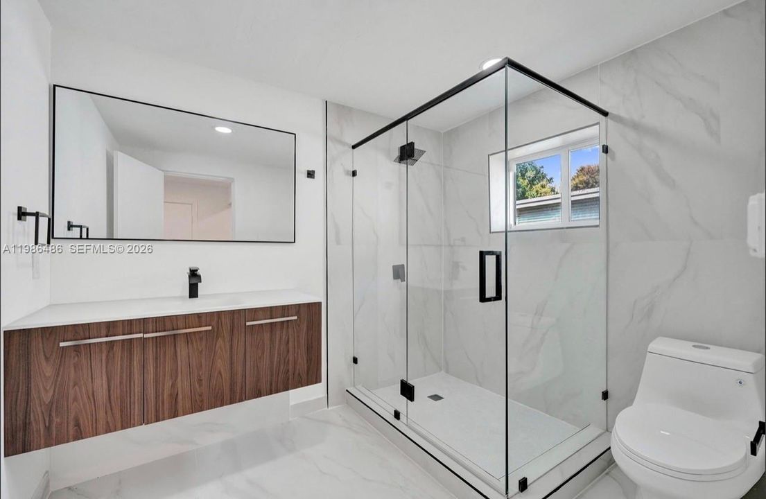 For Sale: $515,000 (2 beds, 2 baths, 805 Square Feet)