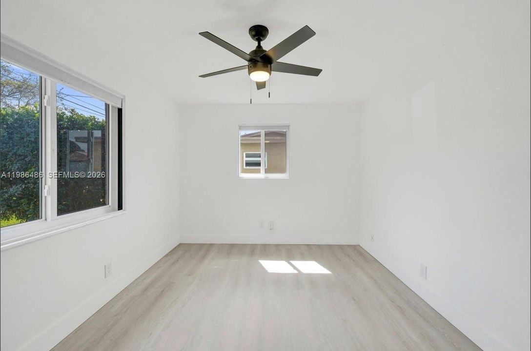 For Sale: $515,000 (2 beds, 2 baths, 805 Square Feet)