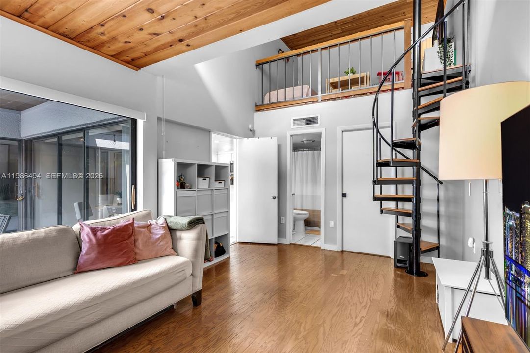Flexible space can be used as a living space, an en-suite bedroom, or both!