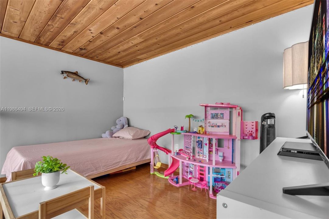 Недавно продано: $429,000 (2 спален, 2 ванн, 882 Квадратных фут)