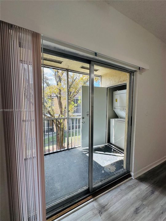 На продажу: $265,000 (2 спален, 2 ванн, 1084 Квадратных фут)