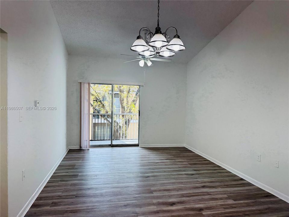 На продажу: $265,000 (2 спален, 2 ванн, 1084 Квадратных фут)