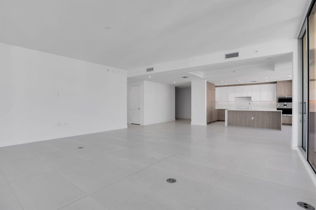 10-web-or-mls-1204-E-2384