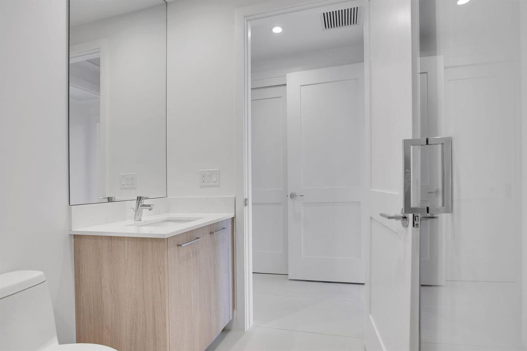 40-web-or-mls-1204-E-2559