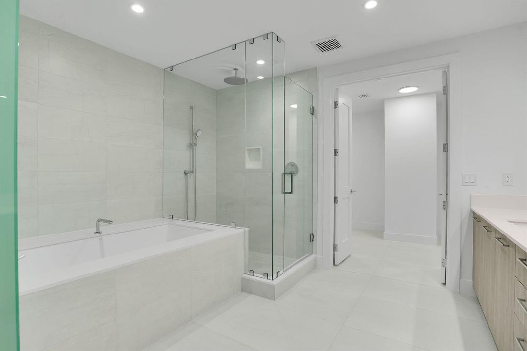 28-web-or-mls-1204-E-2499