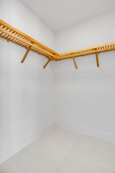37-web-or-mls-1204-E-2544