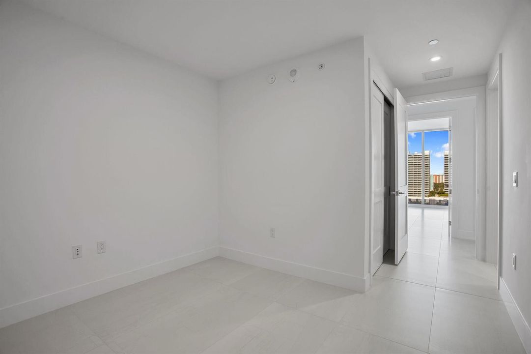 41-web-or-mls-1204-E-2564