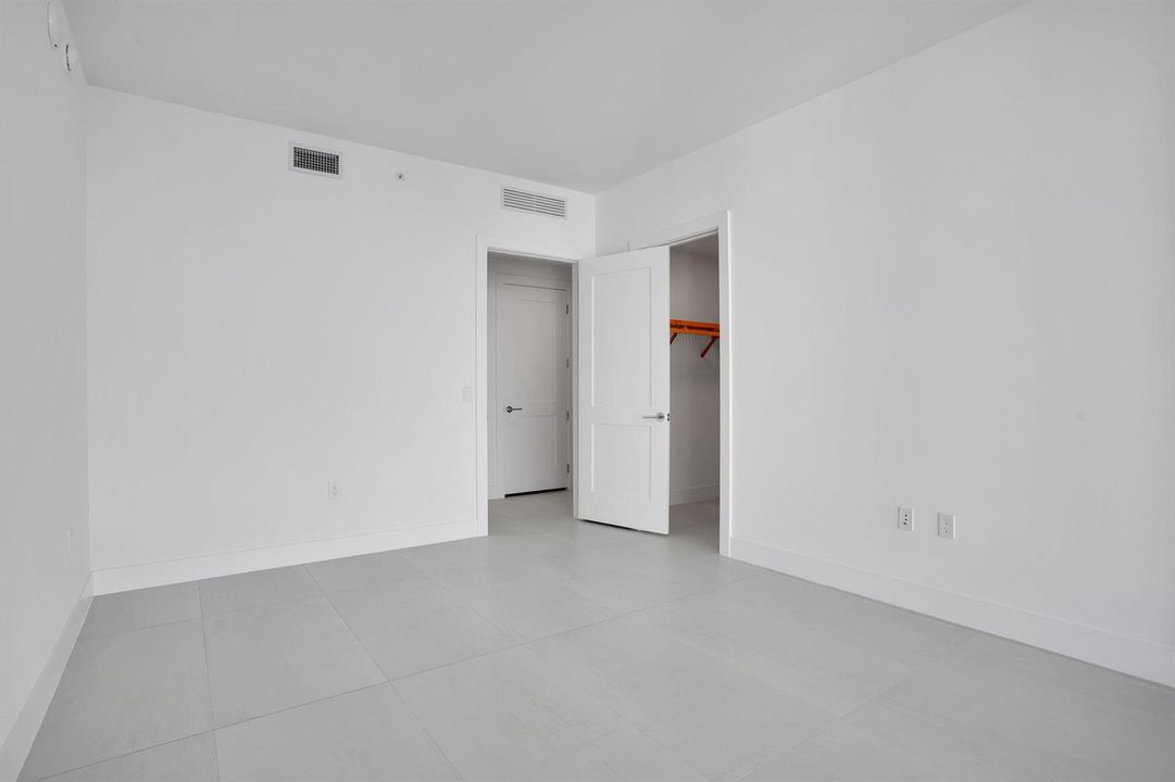 35-web-or-mls-1204-E-2534