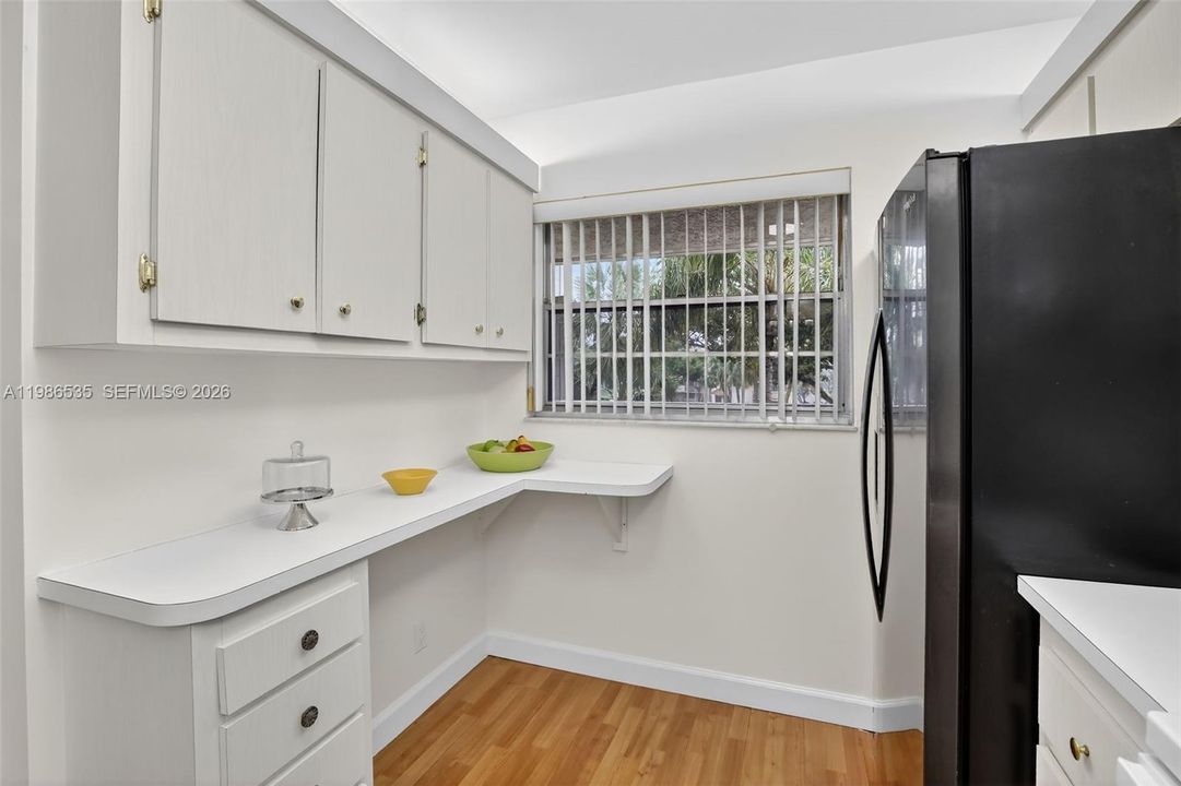 Activo con contrato: $265,000 (3 camas, 2 baños, 1124 Pies cuadrados)
