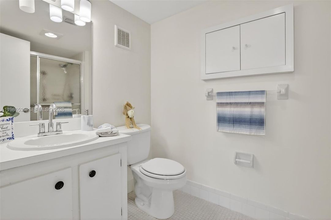 Activo con contrato: $265,000 (3 camas, 2 baños, 1124 Pies cuadrados)