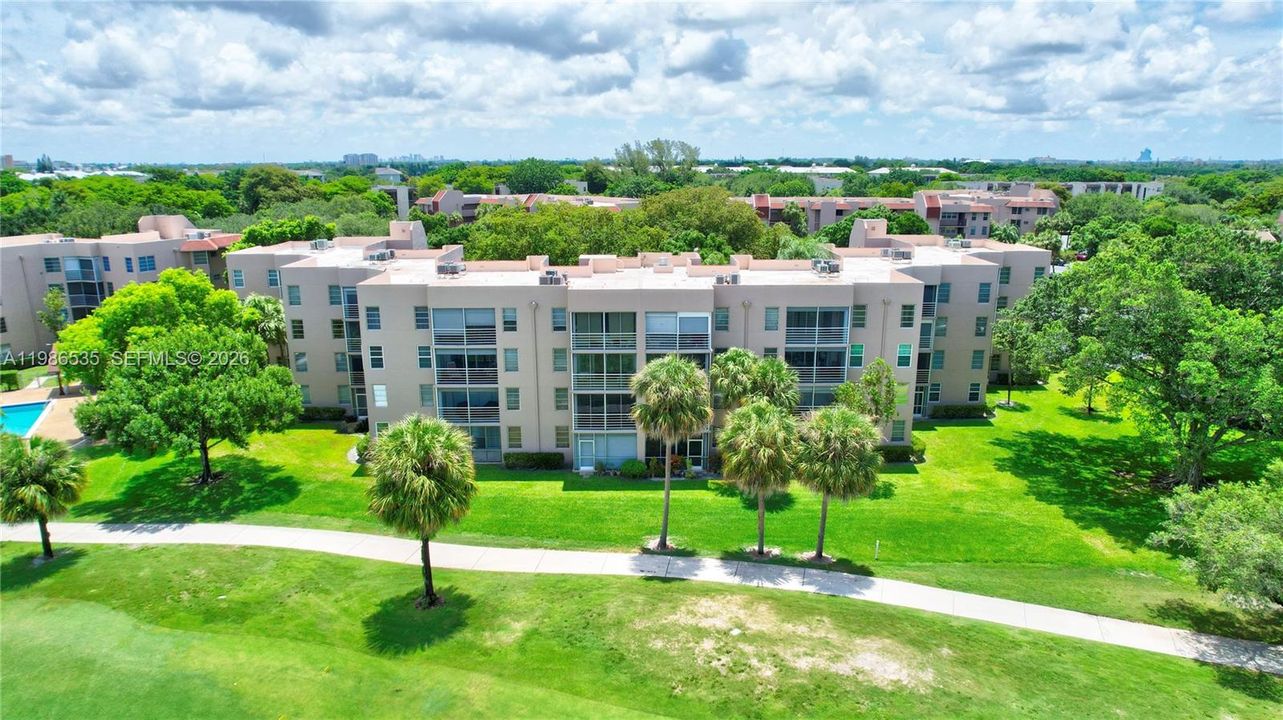 Activo con contrato: $265,000 (3 camas, 2 baños, 1124 Pies cuadrados)