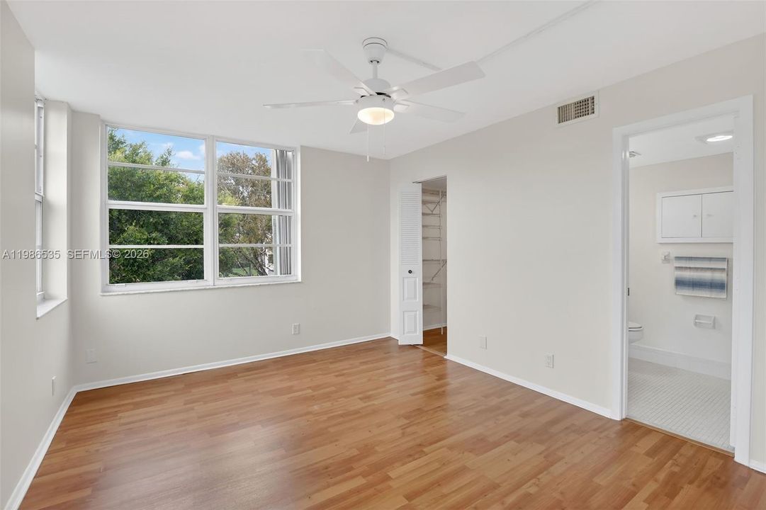 Activo con contrato: $265,000 (3 camas, 2 baños, 1124 Pies cuadrados)
