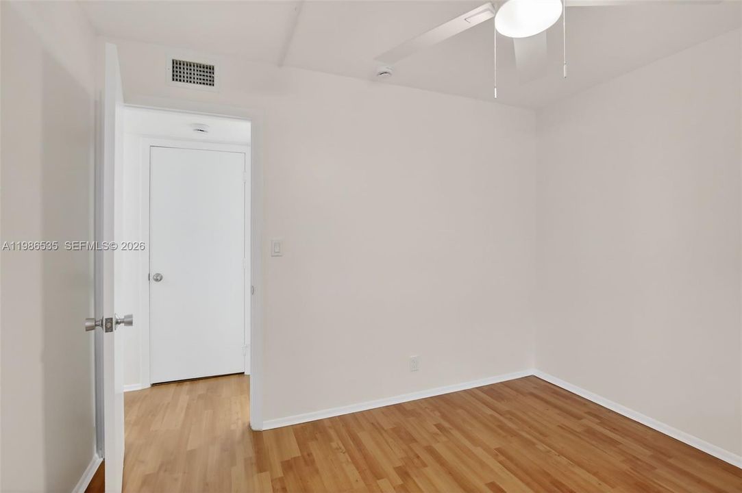 Activo con contrato: $265,000 (3 camas, 2 baños, 1124 Pies cuadrados)
