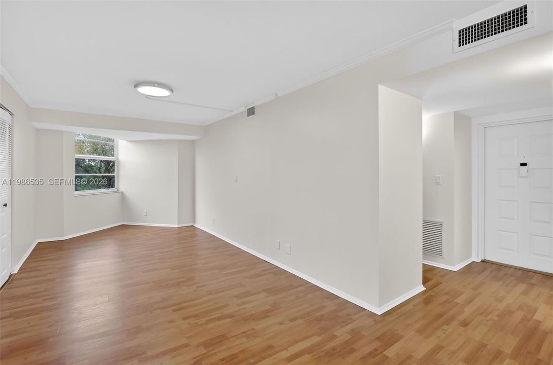 Activo con contrato: $265,000 (3 camas, 2 baños, 1124 Pies cuadrados)