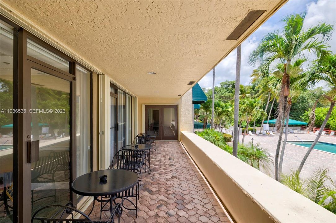 Activo con contrato: $265,000 (3 camas, 2 baños, 1124 Pies cuadrados)