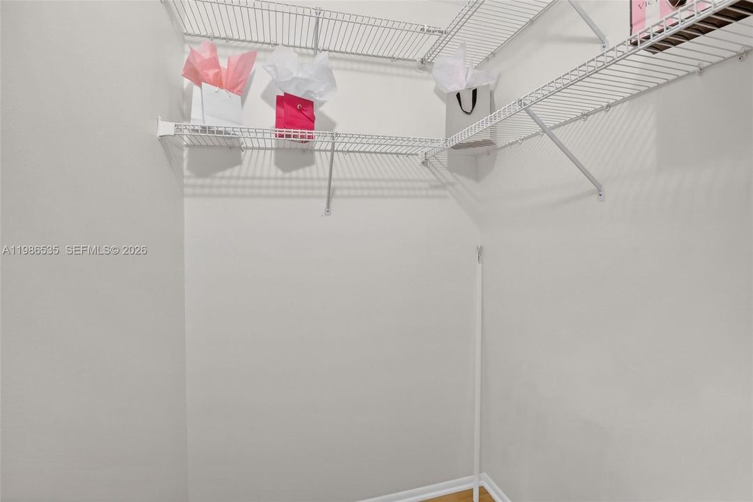 Activo con contrato: $265,000 (3 camas, 2 baños, 1124 Pies cuadrados)