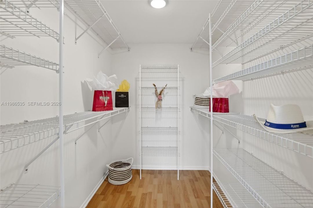 Activo con contrato: $265,000 (3 camas, 2 baños, 1124 Pies cuadrados)