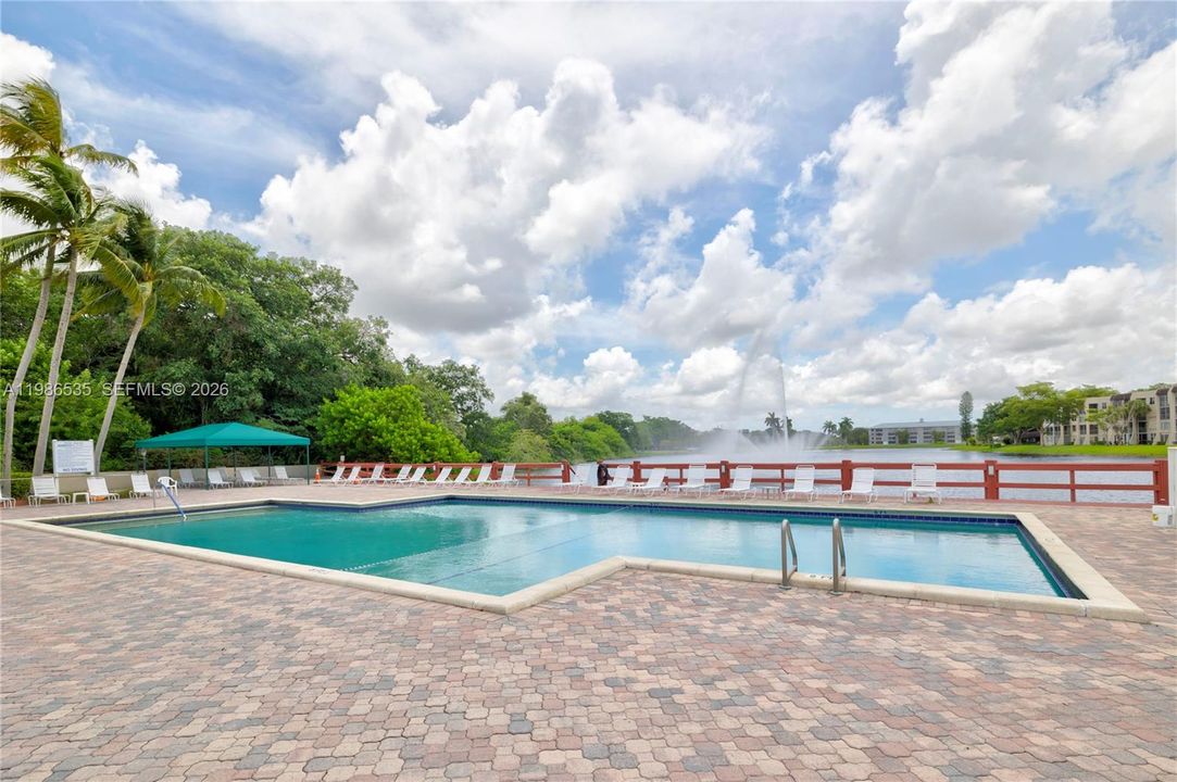 Activo con contrato: $265,000 (3 camas, 2 baños, 1124 Pies cuadrados)