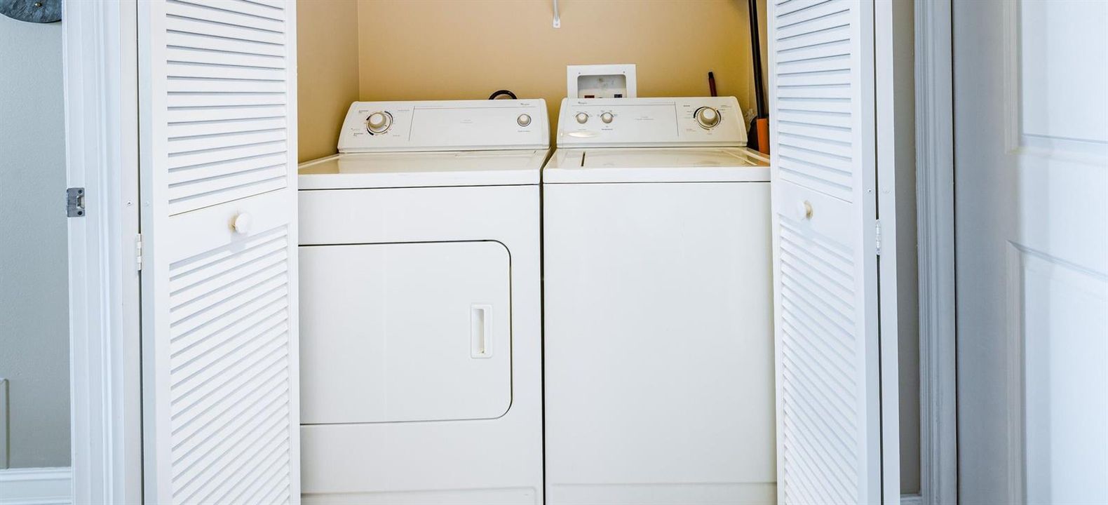 Washer Dryer Area (2)