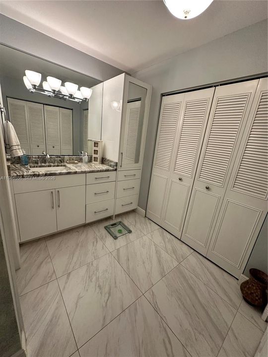 В аренду: $2,550 (2 спален, 2 ванн, 983 Квадратных фут)