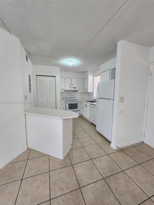 En Venta: $222,900 (1 camas, 1 baños, 749 Pies cuadrados)