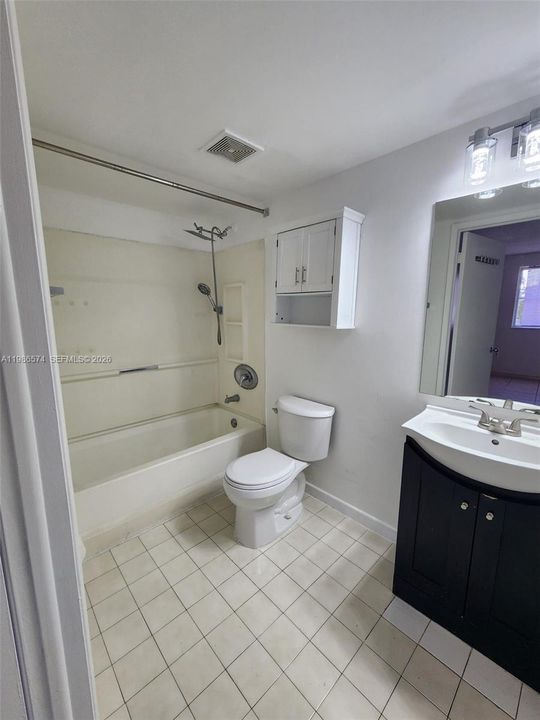 En Venta: $222,900 (1 camas, 1 baños, 749 Pies cuadrados)