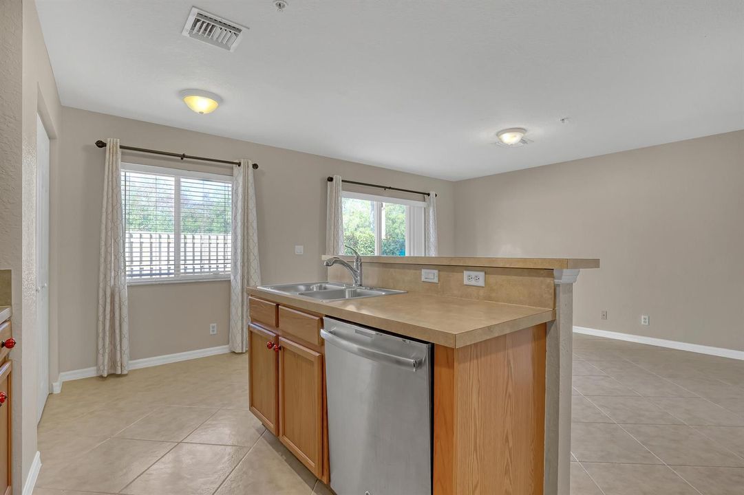 296 SE Bloxham (18)