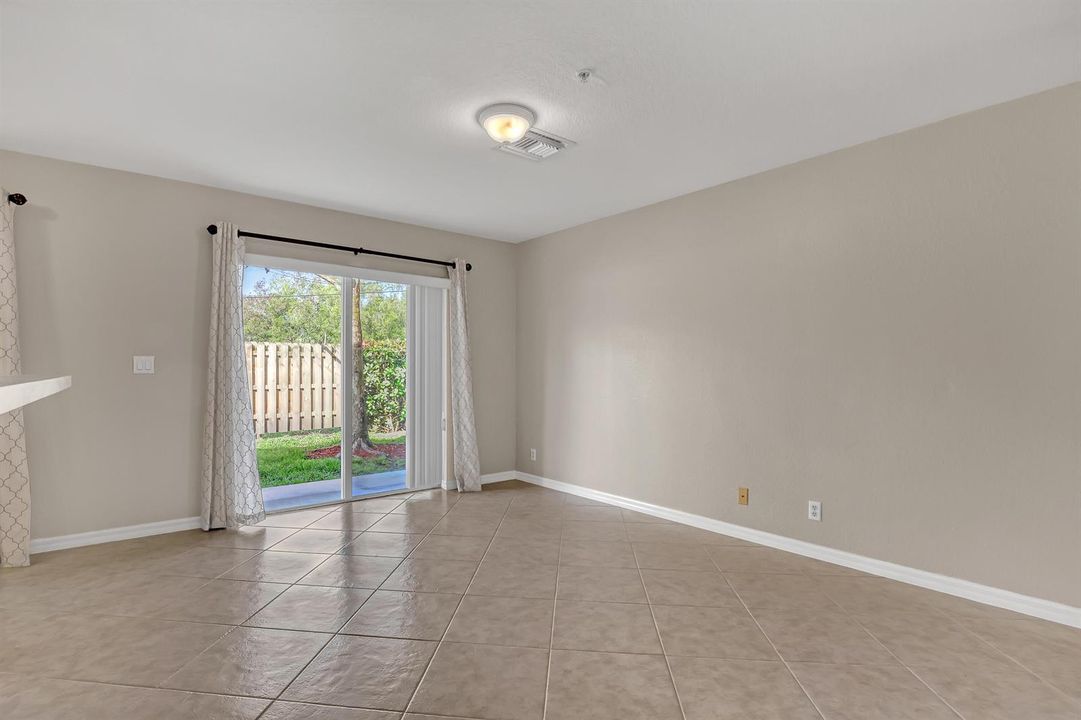296 SE Bloxham (11)