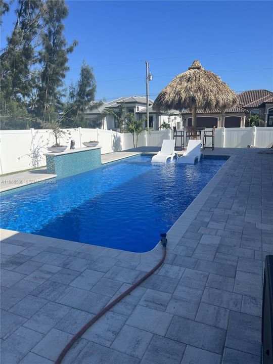 En Venta: $548,900 (3 camas, 2 baños, 1950 Pies cuadrados)