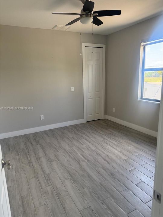 En Venta: $548,900 (3 camas, 2 baños, 1950 Pies cuadrados)