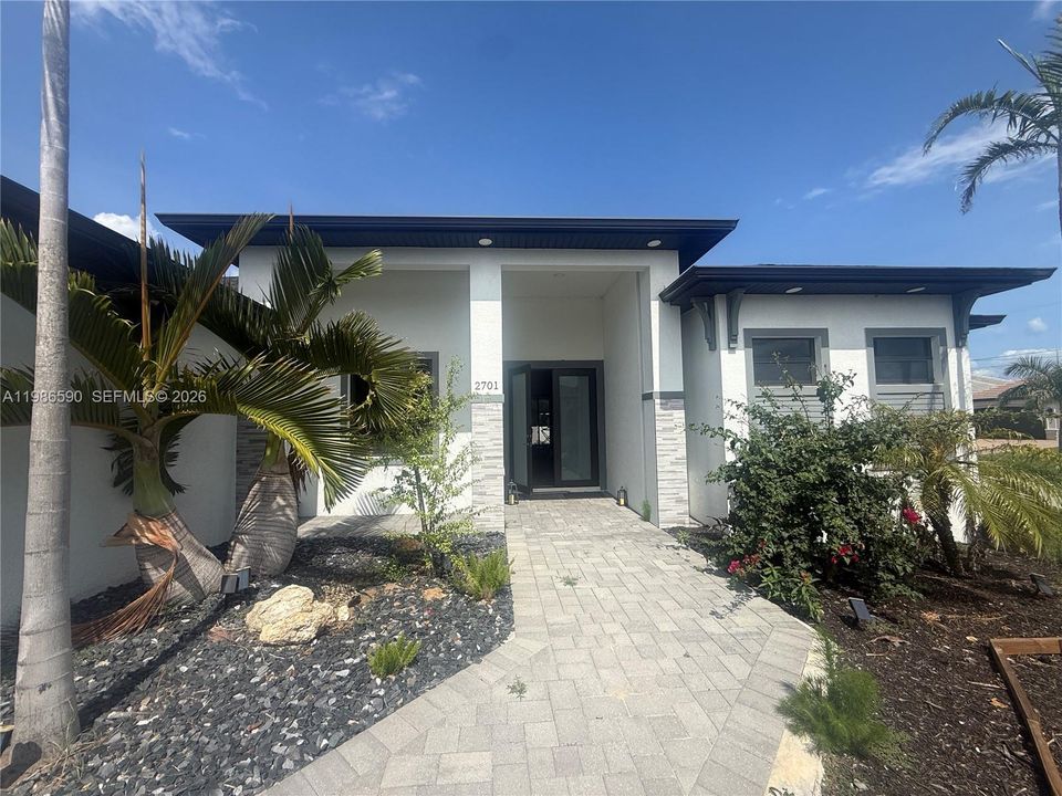 En Venta: $548,900 (3 camas, 2 baños, 1950 Pies cuadrados)