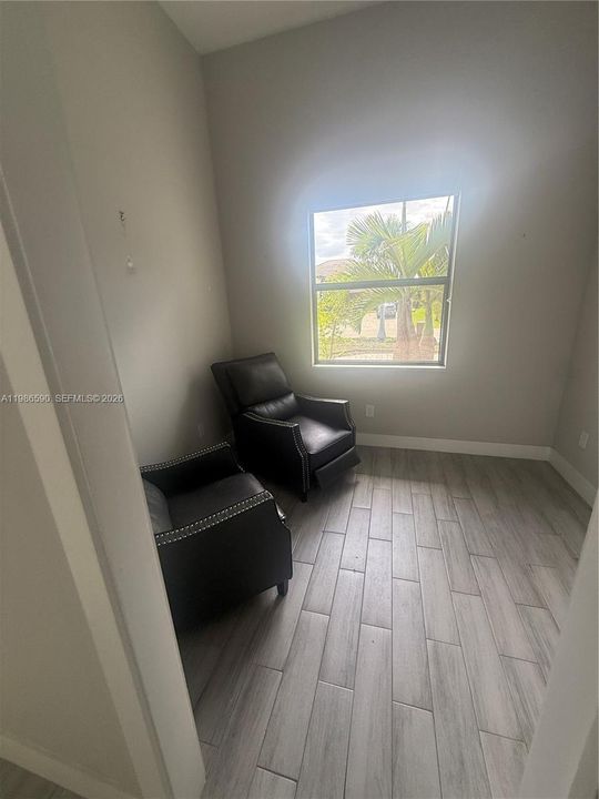 En Venta: $548,900 (3 camas, 2 baños, 1950 Pies cuadrados)