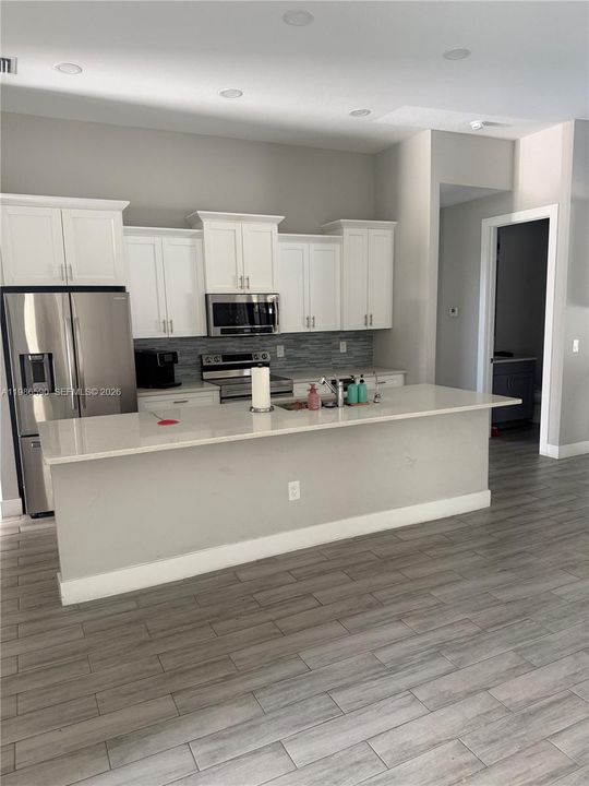 En Venta: $548,900 (3 camas, 2 baños, 1950 Pies cuadrados)