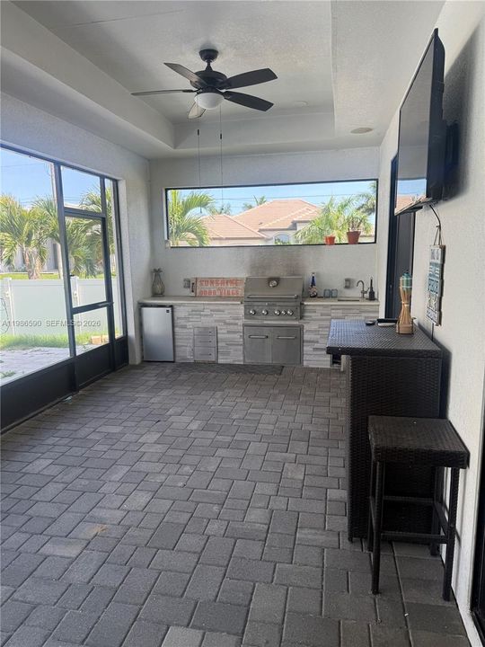 En Venta: $548,900 (3 camas, 2 baños, 1950 Pies cuadrados)