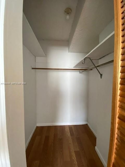 For Sale: $142,000 (1 beds, 1 baths, 658 Square Feet)