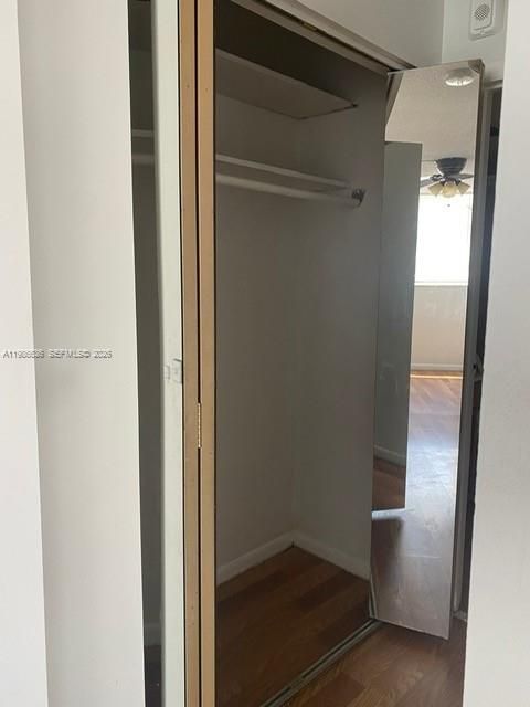 For Sale: $142,000 (1 beds, 1 baths, 658 Square Feet)