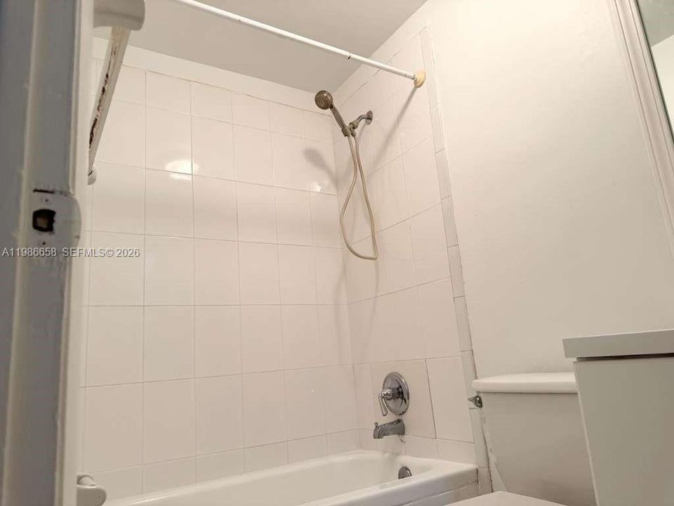 Vendido Recientemente: $249,500 (2 camas, 2 baños, 945 Pies cuadrados)