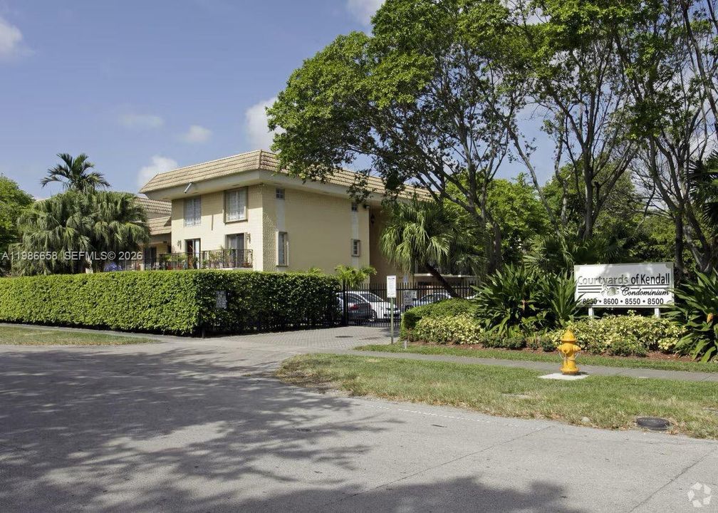 Vendido Recientemente: $249,500 (2 camas, 2 baños, 945 Pies cuadrados)