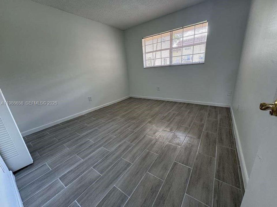 Vendido Recientemente: $249,500 (2 camas, 2 baños, 945 Pies cuadrados)