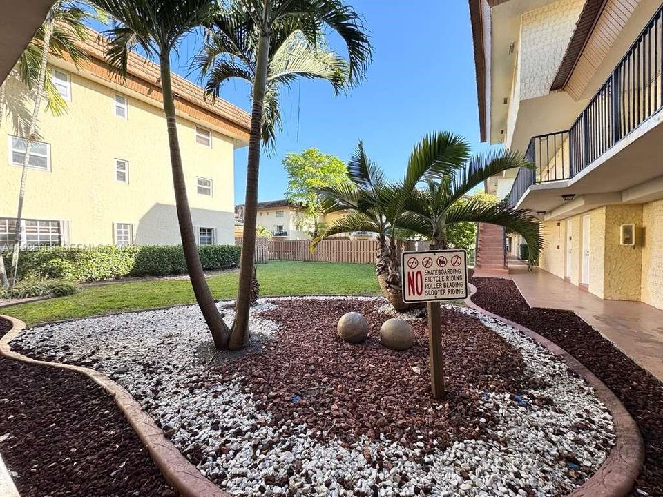 Vendido Recientemente: $249,500 (2 camas, 2 baños, 945 Pies cuadrados)