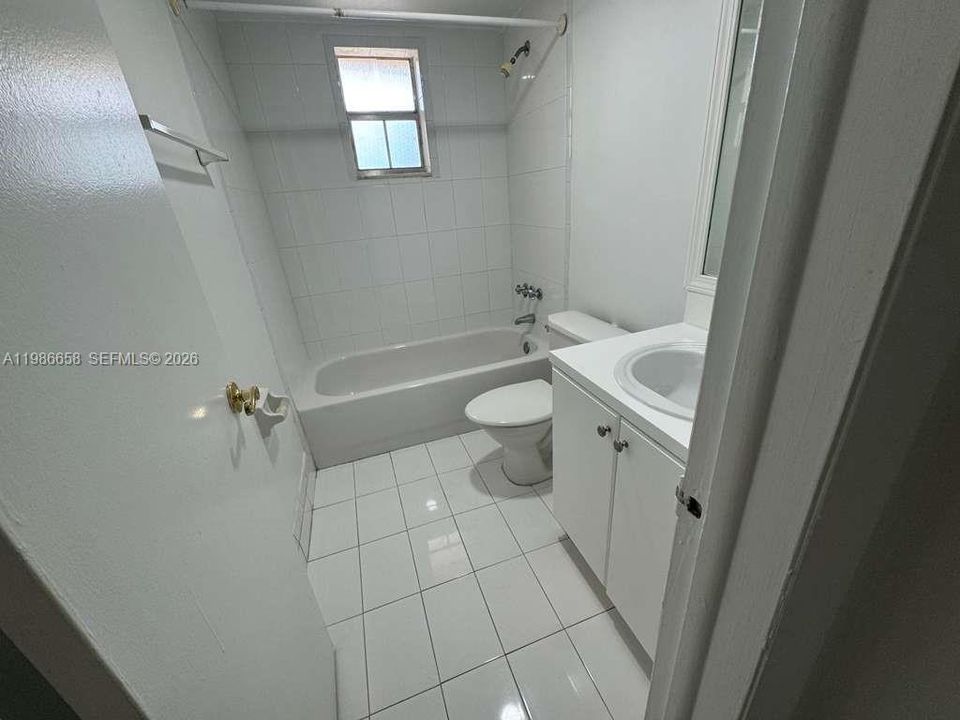 Vendido Recientemente: $249,500 (2 camas, 2 baños, 945 Pies cuadrados)