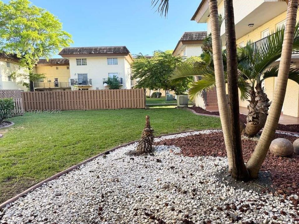 Vendido Recientemente: $249,500 (2 camas, 2 baños, 945 Pies cuadrados)